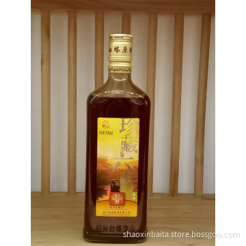 Sechs Jahre altes gelber Wein